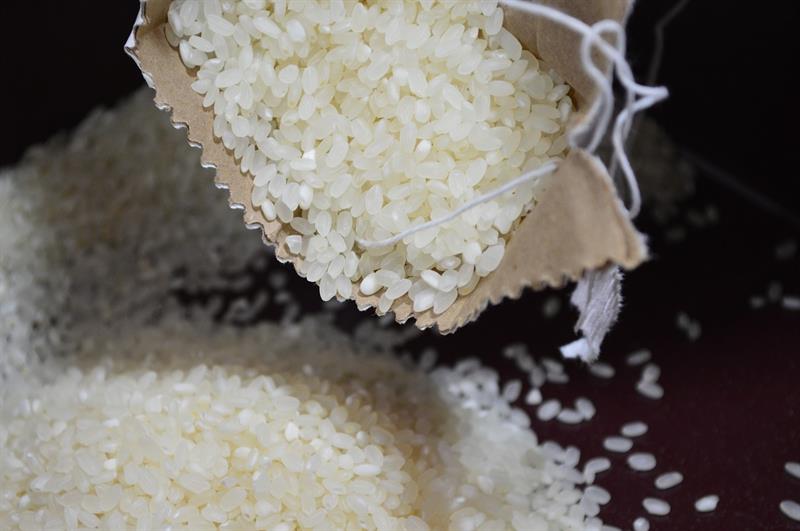 1. The sticky rice is steamed or steeped for a night. Geography Story: 1. The sticky rice is steamed or steeped for a night.