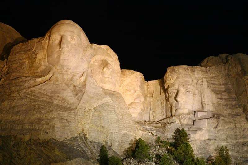 #8 Illumination Culture Story: Illumination of the mountain at night