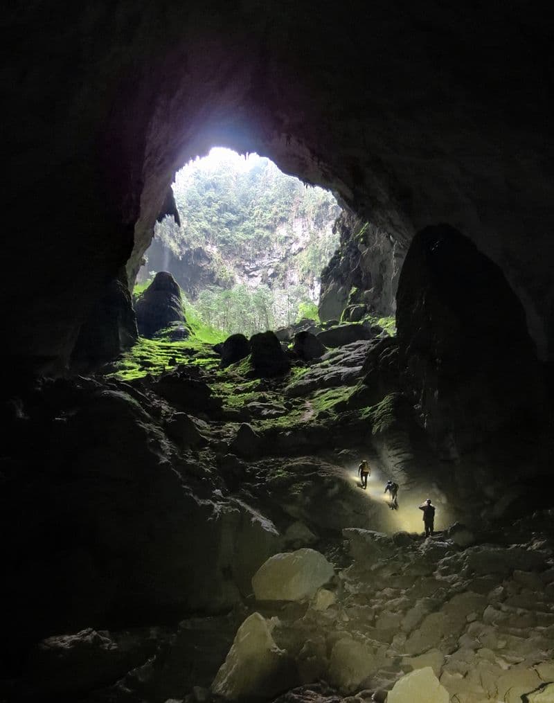 #5 The world’s largest cave passage is in Vietnam Geography Story: #5 The world’s largest cave passage is in Vietnam