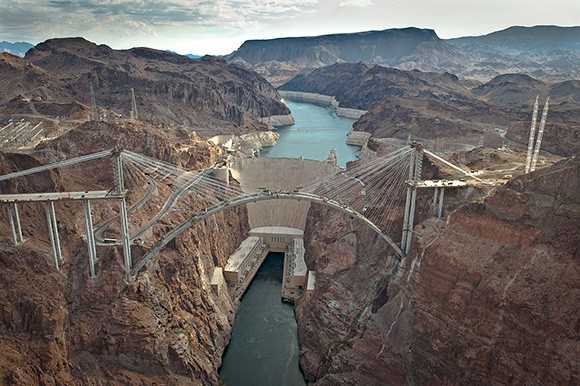 Geography Trivia Question: What two U.S. states border the Hoover Dam? Geography Trivia Question: What two U.S. states border the Hoover Dam?