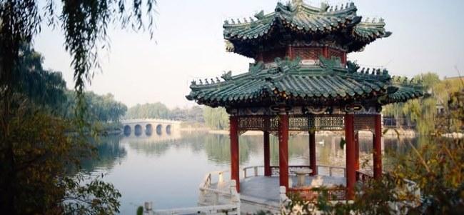 Mandarin Chinese doesn't have an alphabet Mandarin Chinese doesn't have an alphabet