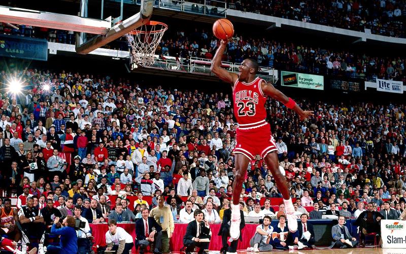 Which of the following basketball players has scored the most points in his career?