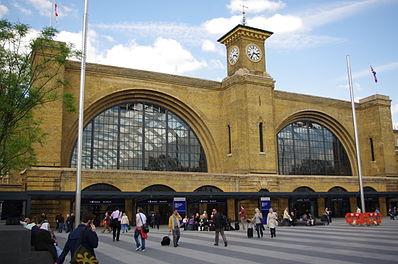 Platform 9¾ became famous through the Harry Potter stories. Which one of these platforms (tracks) really exists at King's Cross station? Platform 9¾ became famous through the Harry Potter stories. Which one of these platforms (tracks) really exists at King's Cross station?