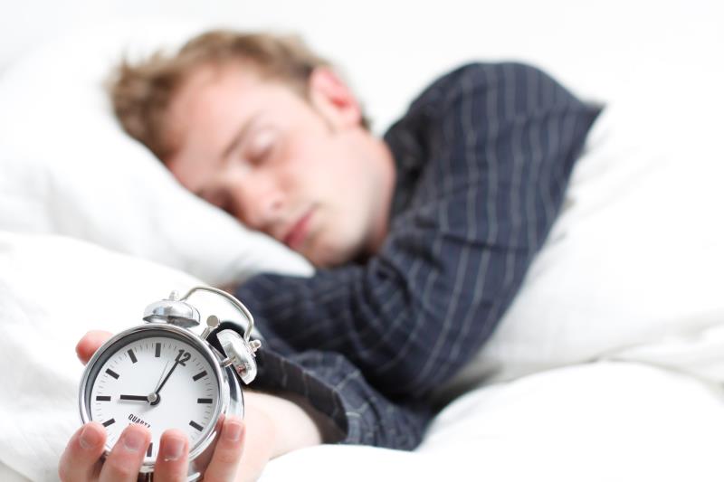 According to PsychCentral's Stages of Sleep, how long does it take the average person to fall asleep? According to PsychCentral's Stages of Sleep, how long does it take the average person to fall asleep?