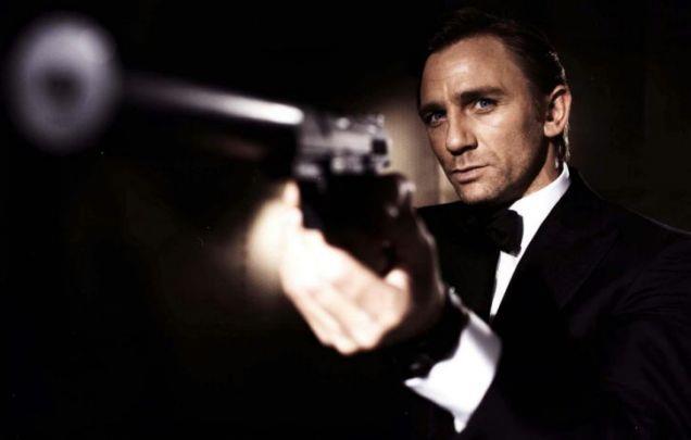 The supervillain Blofeld that appears in several Bond films (and the Ian Fleming novels) was based on a schoolfriend of Fleming. The supervillain Blofeld that appears in several Bond films (and the Ian Fleming novels) was based on a schoolfriend of Fleming.