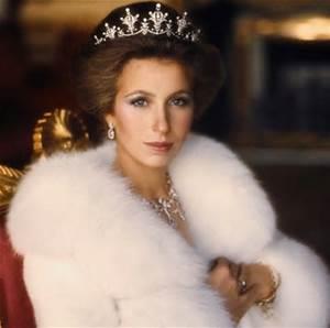 What is the name of Queen Elizabeth II's only daughter?