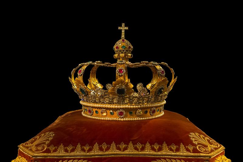 Who was crowned Queen of England on the 15th of January, 1559?