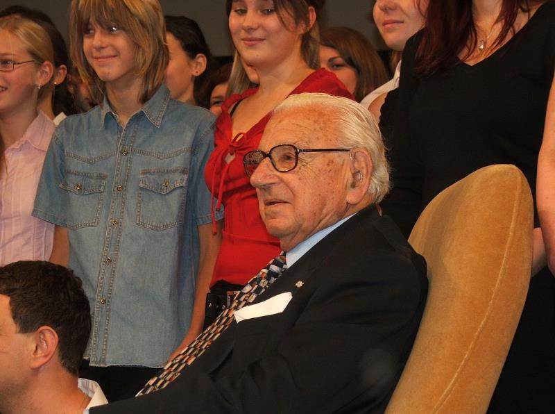 Who was Nicholas Winton? Who was Nicholas Winton?
