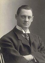 In the 1930s and 1940s, Lionel Barrymore starred in a series of Doctor Kildare movies. He played: In the 1930s and 1940s, Lionel Barrymore starred in a series of Doctor Kildare movies. He played: