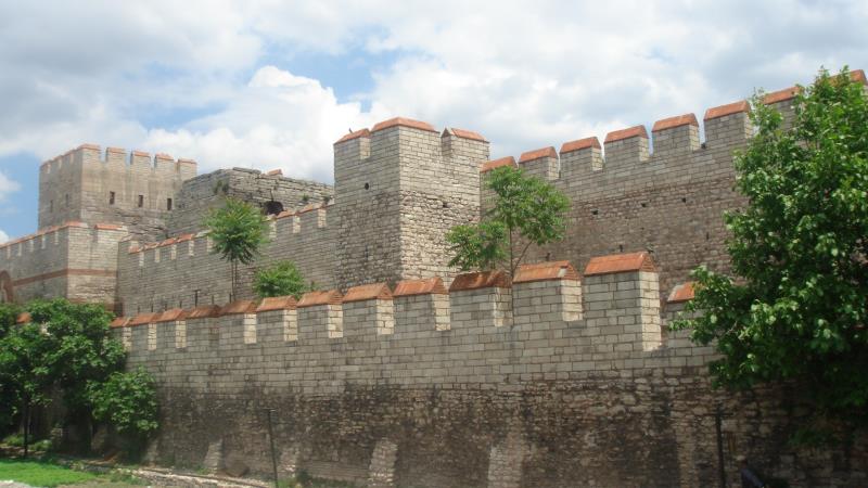 Is it true that the Fall of Constantinople helped to revive and expand the Italian Renaissance? Is it true that the Fall of Constantinople helped to revive and expand the Italian Renaissance?