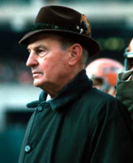 What is the only NFL team which does not have a logo on its helmets?