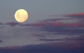 Which of the following statements about our closest neighbor (the moon) in the sky is correct?