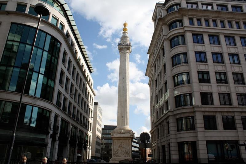 The Doric column known as The Monument was erected in the City of London in the 1670s to commemorate which historic event? The Doric column known as The Monument was erected in the City of London in the 1670s to commemorate which historic event?