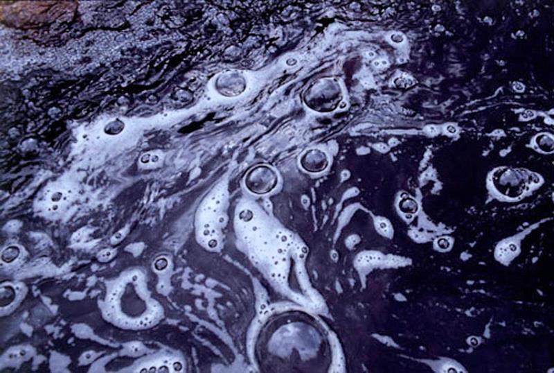 What was the largest and worst oil spill disaster ever recorded?