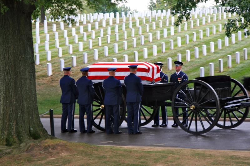 Who was the first US President to be buried at Arlington National Cemetery?