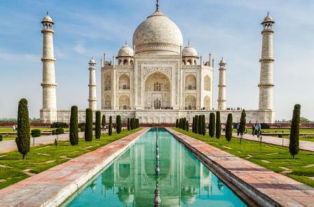 Who were the Architects of the Taj Mahal ? Who were the Architects of the Taj Mahal ?