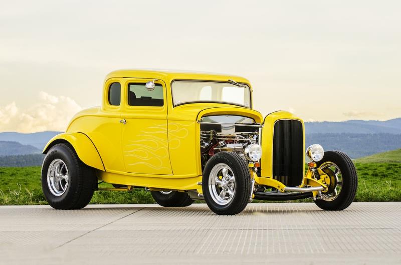 Society Trivia Question: When in-car radio was introduced in 1930, how expensive was it? Society Trivia Question: When in-car radio was introduced in 1930, how expensive was it?