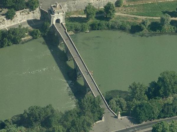 What happened at the Battle of the Milvian Bridge? What happened at the Battle of the Milvian Bridge?