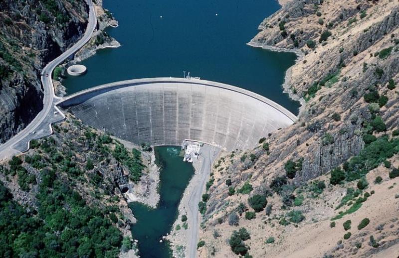 What is the tallest dam in the United States of America?