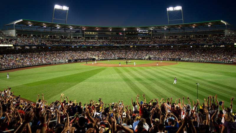 Which kind of natural disaster took place just before Game 3 of the 1989 World Series?