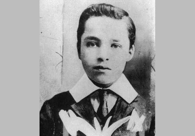 Who is the famous comic actor pictured below?