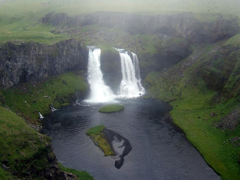 Geography Trivia Question: Which two countries do the Aleutian Islands belong to? Geography Trivia Question: Which two countries do the Aleutian Islands belong to?