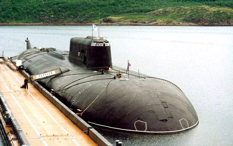 What was the name of the Russian nuclear-powered submarine that tragically sank in the Barents Sea on the 12th August, 2000? What was the name of the Russian nuclear-powered submarine that tragically sank in the Barents Sea on the 12th August, 2000?