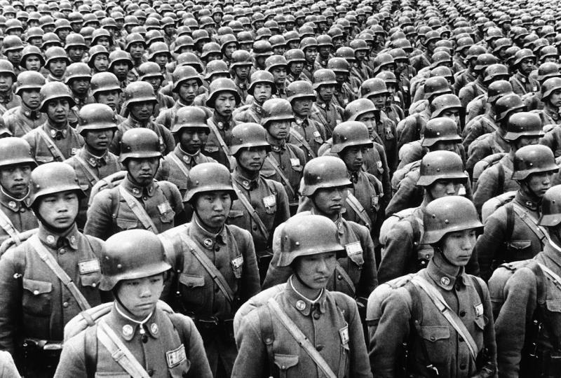 Who are the soldiers shown in the photograph below? Who are the soldiers shown in the photograph below?