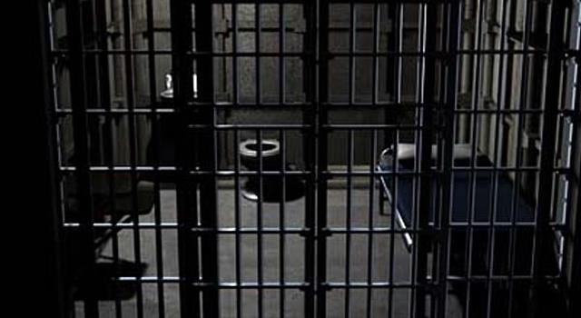 Society Trivia Question: About how many people were on death row in the U.S. as of July 10, 2016? Society Trivia Question: About how many people were on death row in the U.S. as of July 10, 2016?