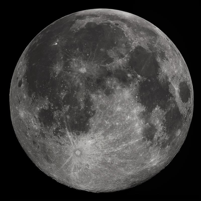 What is the average distance from the Earth to the moon?