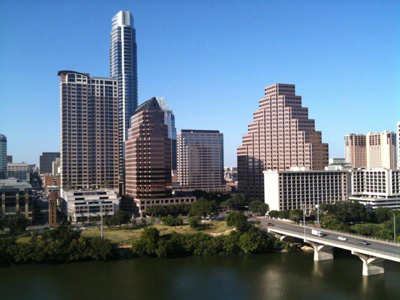 If you travel SSW from the Texas state capital, what is the first major city you will arrive? If you travel SSW from the Texas state capital, what is the first major city you will arrive?