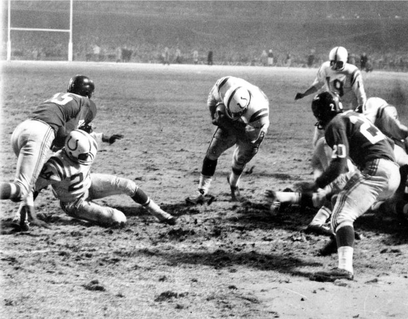 In football, who leads the NFL for passing yards in a single game?