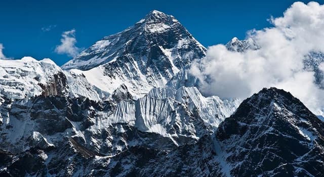 Geography Trivia Question: How many mountains in the U.S. have summit (peak) elevations between 20,350 feet and 9800 feet? Geography Trivia Question: How many mountains in the U.S. have summit (peak) elevations between 20,350 feet and 9800 feet?