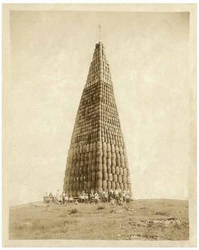 History Trivia Question: What is this picture about? History Trivia Question: What is this picture about?