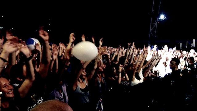 As of 2016, which rock band holds the record for the highest-grossing concert tour and the highest-attended tour of all time? As of 2016, which rock band holds the record for the highest-grossing concert tour and the highest-attended tour of all time?