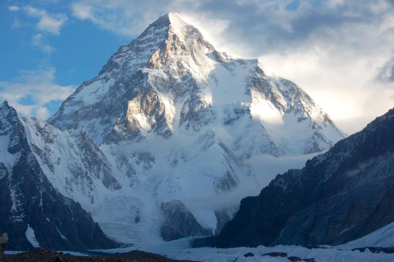 Who was the first man to climb all of the Seven Summits (highest mountain peaks on each of the 7 continents) according to the Messner list? Who was the first man to climb all of the Seven Summits (highest mountain peaks on each of the 7 continents) according to the Messner list?