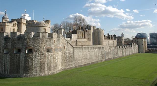 Thomas Cromwell, executed in 1540 and Robert Devereux, executed in 1601, both held what title? Thomas Cromwell, executed in 1540 and Robert Devereux, executed in 1601, both held what title?