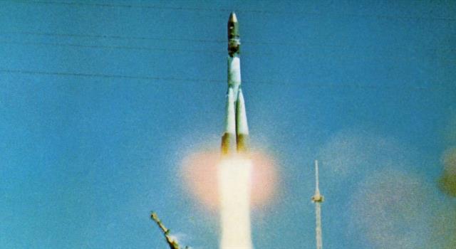 How long did Vostok 1's (carrying Yuri Gagarin) flight into space last?