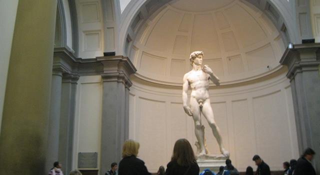 In which Italian city is Michelangelo's statue of David?