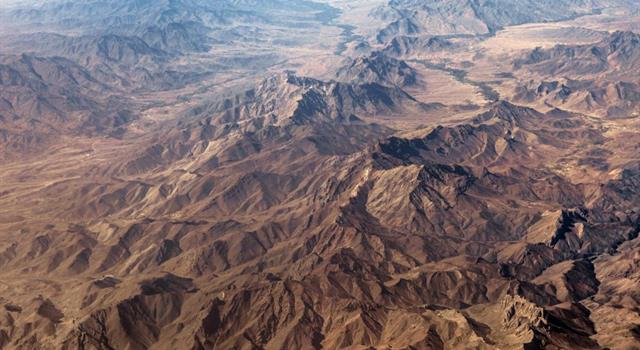 Geography Trivia Question: Which two countries lie on either side of the Khyber Pass? Geography Trivia Question: Which two countries lie on either side of the Khyber Pass?