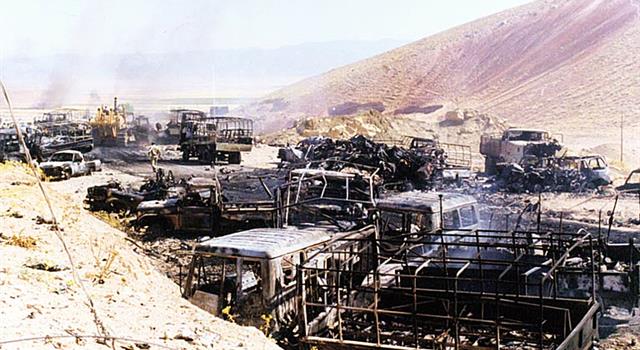 Iraq invaded which country in 1980, setting off an eight year war?