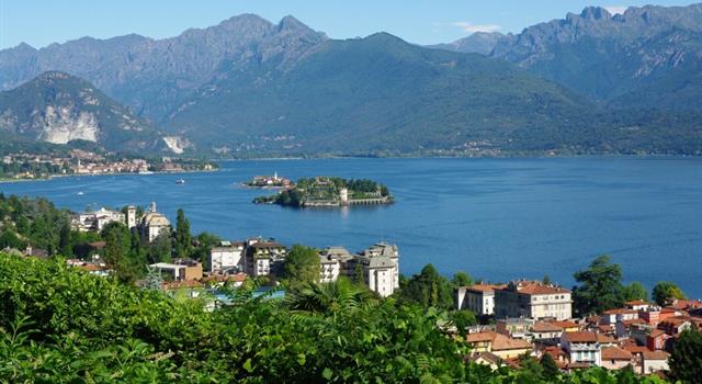 Lake Maggiore is bordered by what mountain range?