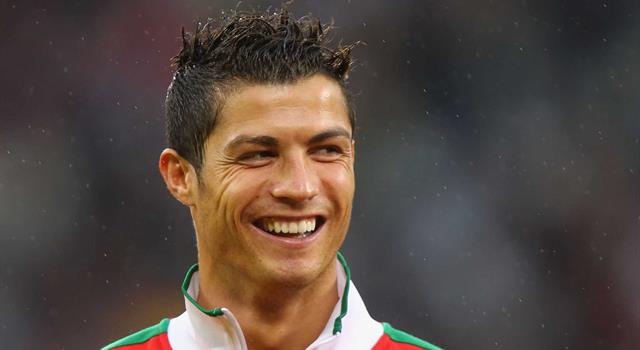 What did footballer Cristiano Ronaldo buy his agent as a wedding present?