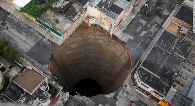Where did this sinkhole that swallowed a 3-story factory in 2010 occur?
