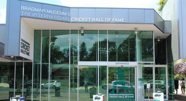 Which member of the Cricket Hall of Fame played in the 1950 Football Association Challenge Cup (FA Cup) Final?