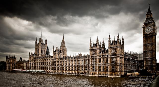 Which Prime Minister of the United Kingdom had a 179-seat majority in the house of Commons, the largest in post-war history?