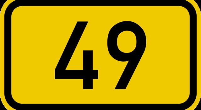 Which team holds the English football record of 49 games undefeated?