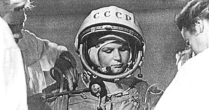 Общество Вопрос: Согласно данным, опубликованным в Википедии, по состоянию на 17 ноября 2016 года в космосе побывало в общей сложности 552 человека, достигших высоты в 100 км или больше. А сколько было среди них женщин? Общество Вопрос: Согласно данным, опубликованным в Википедии, по состоянию на 17 ноября 2016 года в космосе побывало в общей сложности 552 человека, достигших высоты в 100 км или больше. А сколько было среди них женщин?