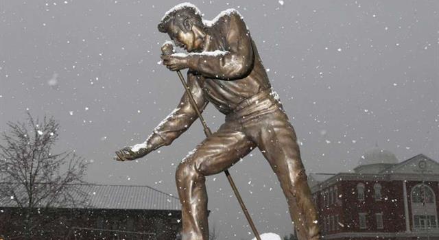 Geography Trivia Question: Where is this statue located? Geography Trivia Question: Where is this statue located?