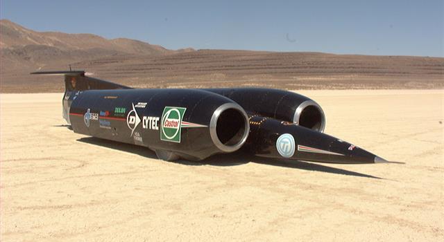 Who holds the worlds official land speed record?